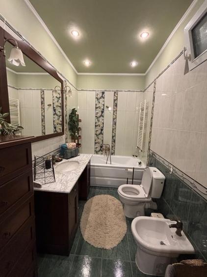 Apartament cu 3 camere nedecomandat în Central