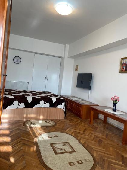 Garsonieră decomandată, mobilată în Ultracentral