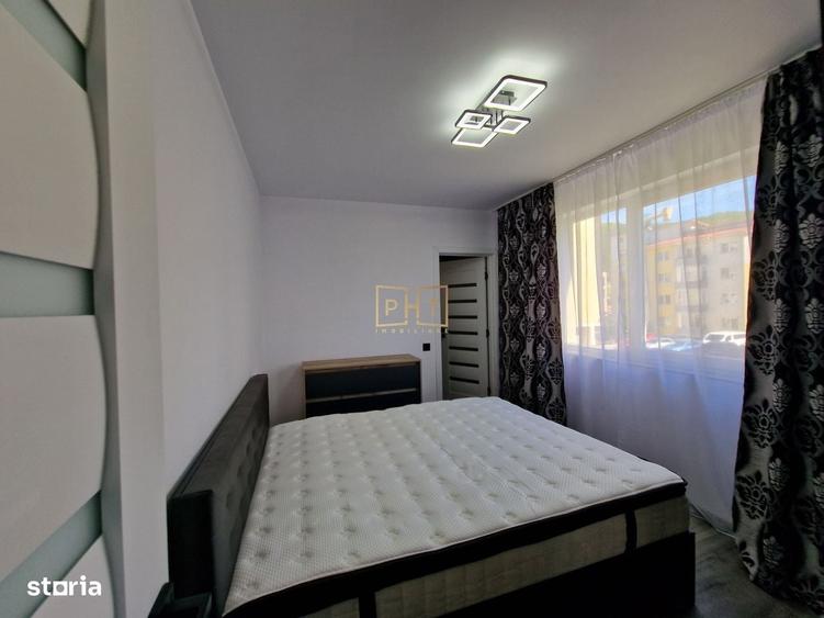 Apartament cu 3 camere semidecomandat în Florești