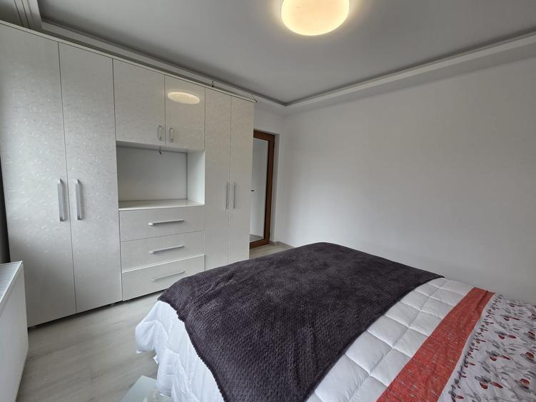 Apartament cu 2 camere circular în Micro 17