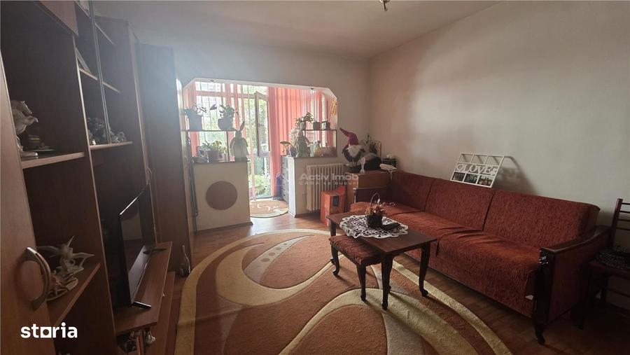 Apartament cu 2 camere semidecomandat în Rovine
