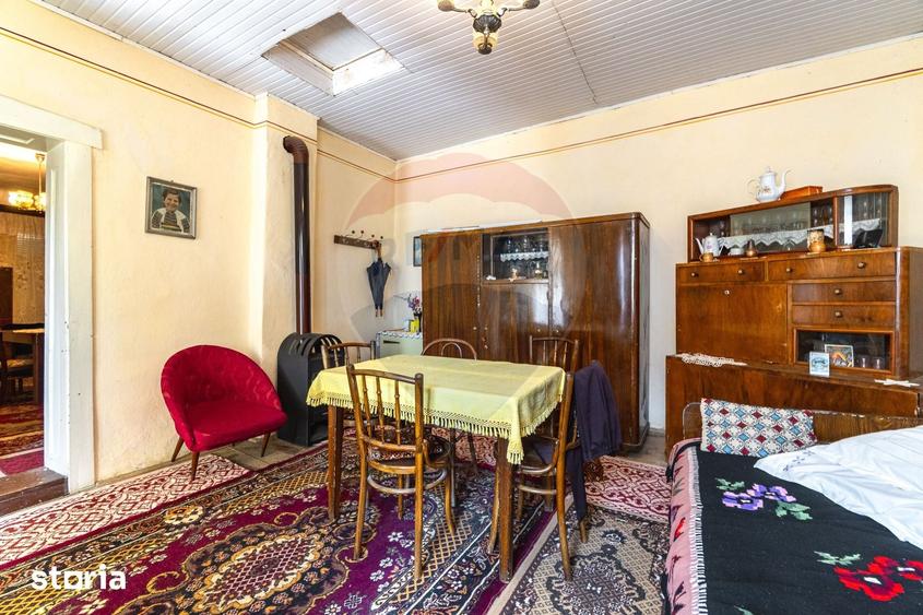 Casă cu 5 camere cu Teren 1995 Mp în Jibert