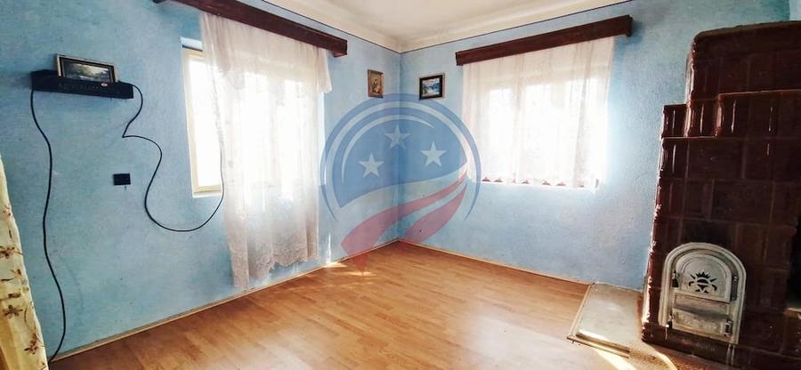 Casă cu 3 camere cu Teren 7952 Mp în Brădești