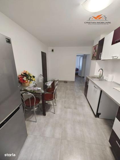 Apartament cu 3 camere decomandat în Central