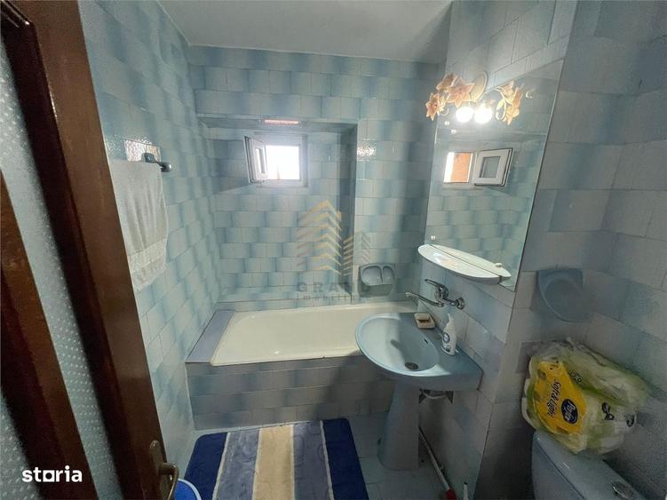 Apartament cu 3 camere decomandat în Central