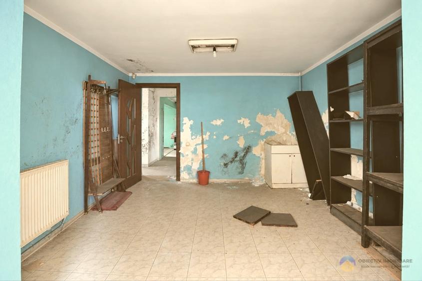 Casă cu 5 camere cu Canalizare în Săvinești