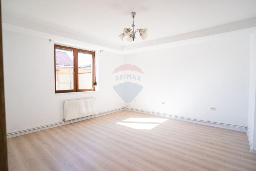 Casă individuală de Vânzare, 242mp utili+ teren de 380mp, în Pitești - 5