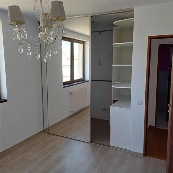 Apartament decomandat 3 camere cu balcon de 17 mp in Selimbar - 9