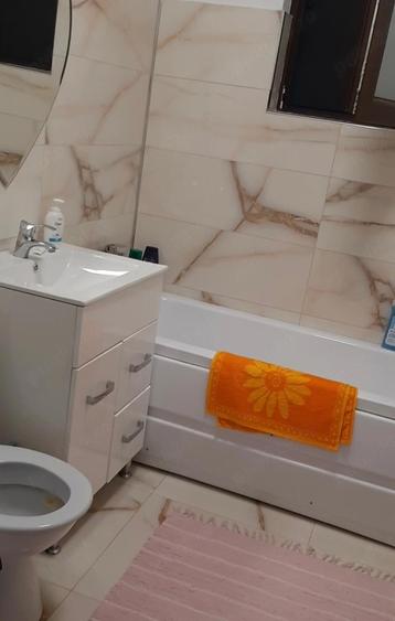 Proprietar vand casa constructie noua an 2024 pe un teren de 700 de m .Zona Ronat suprafata utila 90 - 1