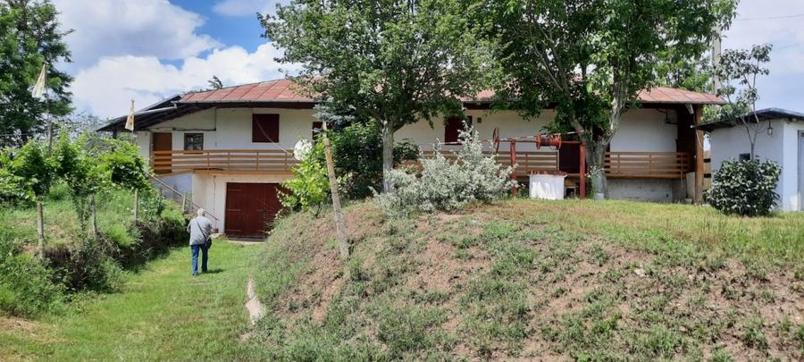 De vânzare ocazie investiție fostă cramă 2000p teren, 448 mp construcție, - 6