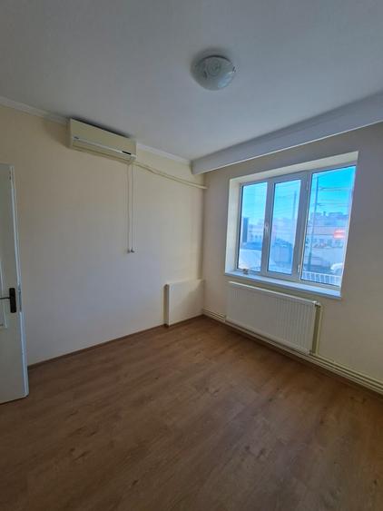 Birouri de inchiriat  Central - 8