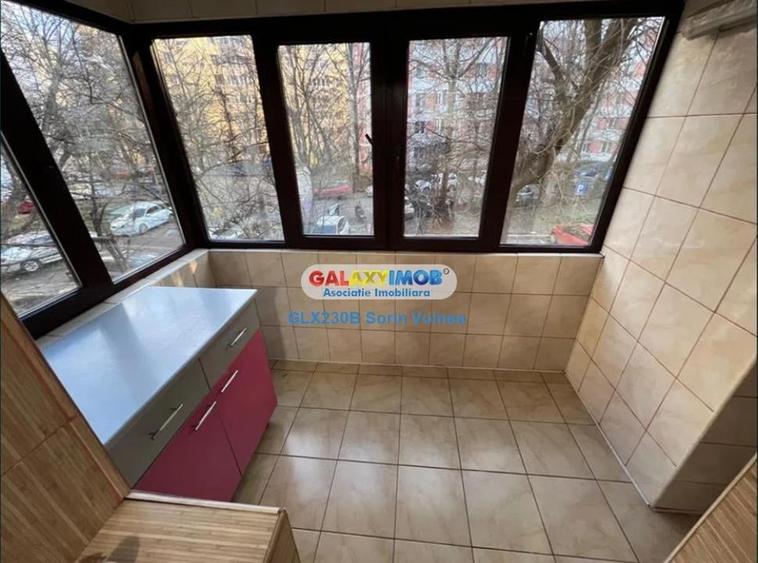 Inchiriere apartament 3 camere Tei decomandat loc de parcare - 2