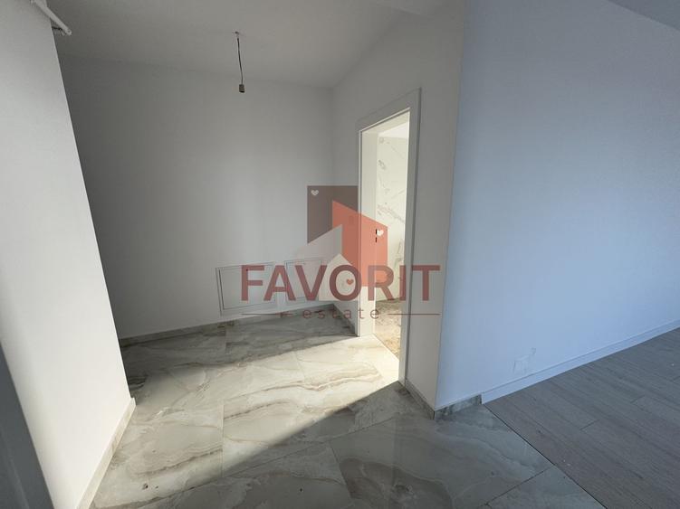 Decomandat. Disponibil imediat. Loc de parcare - 7