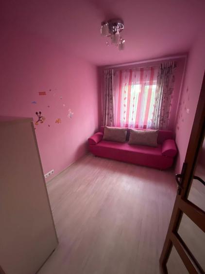 Inchiriez apartament 3 camere - 4