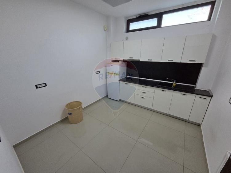 Hala plus spatiu birouri, zona Strada Vrancei - 12