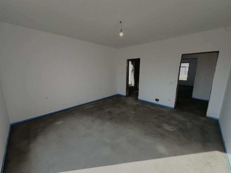 Casă individuală cu 4 camere cu Canalizare în Sântandrei