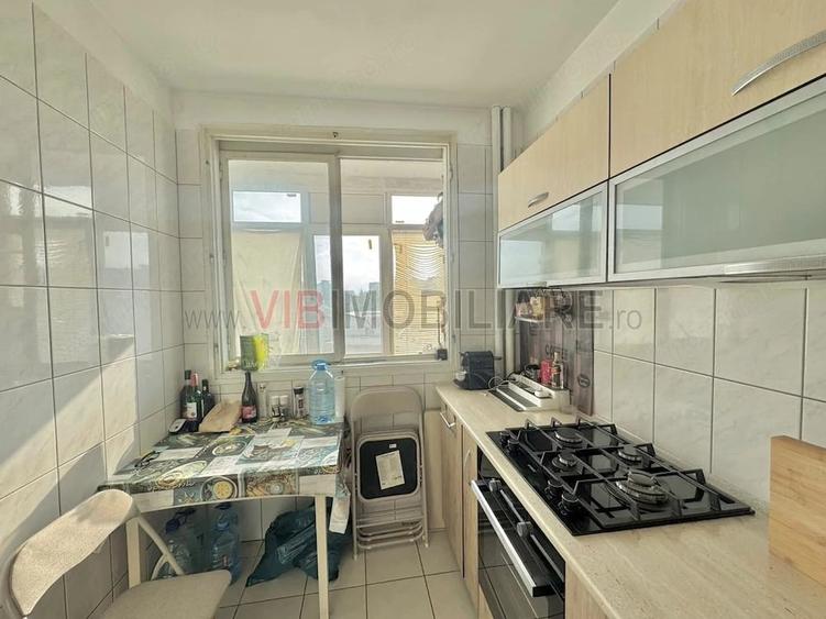 Apartament cu 2 camere semidecomandat în 1 Mai