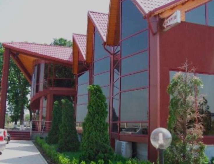 Complex Miorita -de  vanzare - Evenimente || Cazare || Relaxare || - 1