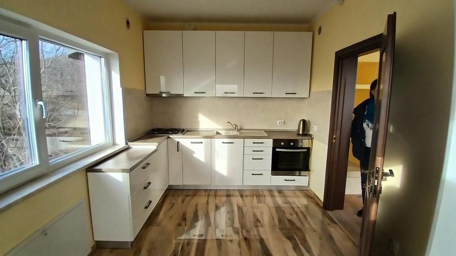 Casă cu 4 apartamente independente în Grigorescu , 260 mp - 2