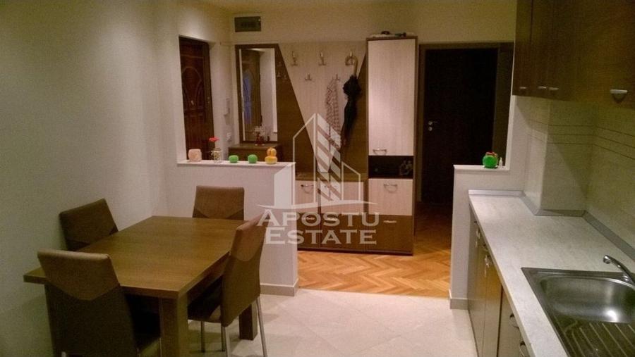 Apartament cu 3 camere la etaj intermediar, zona Bucovina - 1
