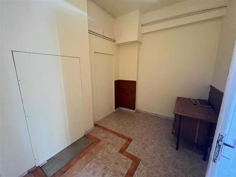 Caransebes, CHIRIE Spatiu Comercial 58 Mp,  Zona Nord - 8