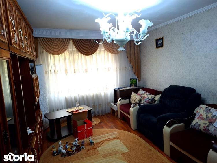 3 camere Mioveni / T.uri , Decomandat / Centrala, Amplasament DEOSEBIT - 9