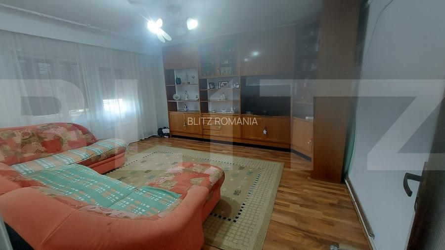 Apartament de vanzare, cu 3 camere, etaj 4, zona Girocului