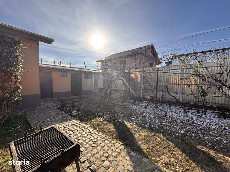 Casa, Chitila, cartierul Regina Maria, 3 corpuri de locuit, teren 548m - 2