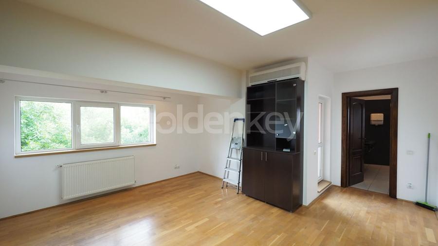 Vedere panoramica! Duplex cu 6 camere pe strada linistita, 350mp - 20