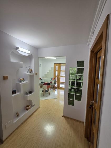 Apartament elegant, 3 camere, decomandat, etaj 2/4, str. Cuza Voda - 5