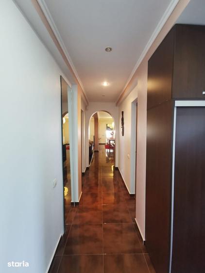 Casă cu 4 camere cu Teren 450 Mp în Central
