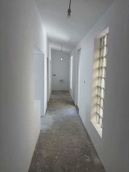 Casa de vanzare, ideala pentru spatiu comercial - 8