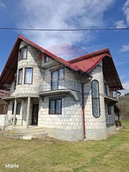 Casa / Vila cu 5 camere de vanzare - 2