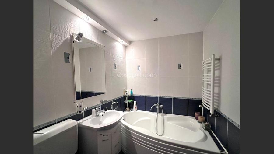 Apartament spatios ,decomandat 4 camere, etaj 2, Reșița.