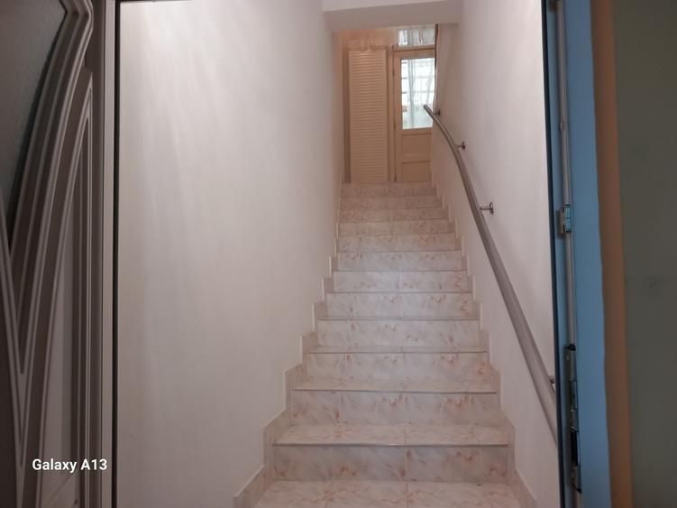 BRASADAS vinde casa 2 cam cu etaj 6 ari zona Bercu Rosu. - 3