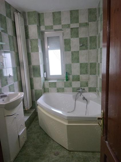 Inchiriez apartament zona 9 mai - 1