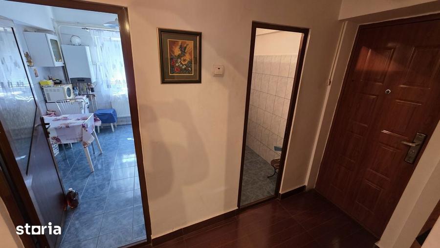 Vand ap cu 4 camere et. 3 zona Posta 4 - 13