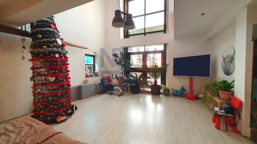 Casa de VANZARE in sector 5 Str. Antiaeriana resedinta sau after school - 6