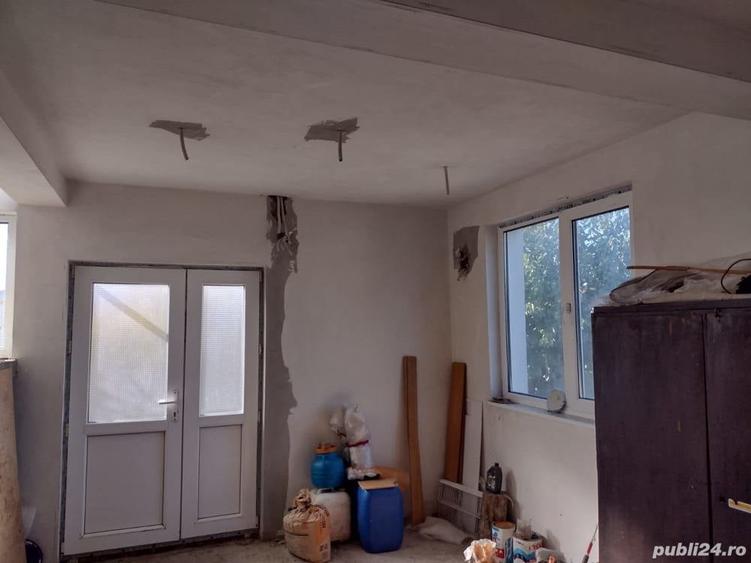 Casă cu 6 camere în Costi