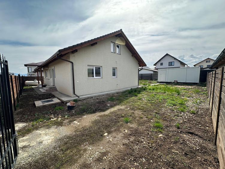 Reprezentare exclusivă | Casă   4 camere –Izvor Str. Hărmanului nr. 19G - 2