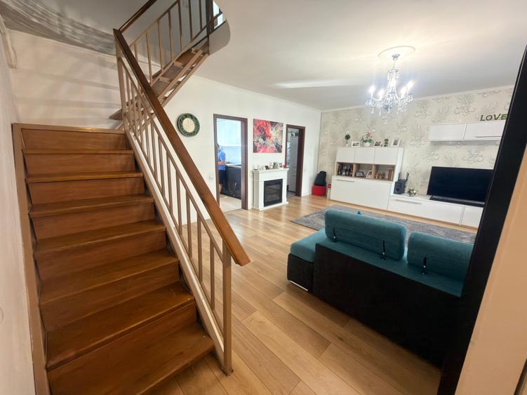 Casa P+1+Pod mansardabil. 4 cam. 1.2 km Fata de metrou - 18