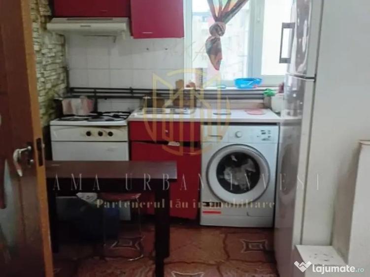 Apartament cu 3 camere decomandat în Mărgeanului