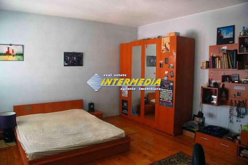 Casa superba de vanzare cu 8 camere in Alba Iulia zona Centrala - 5