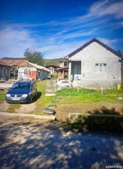 Casa cu 3 camere si o baie Casa cu 3 camere si o baie