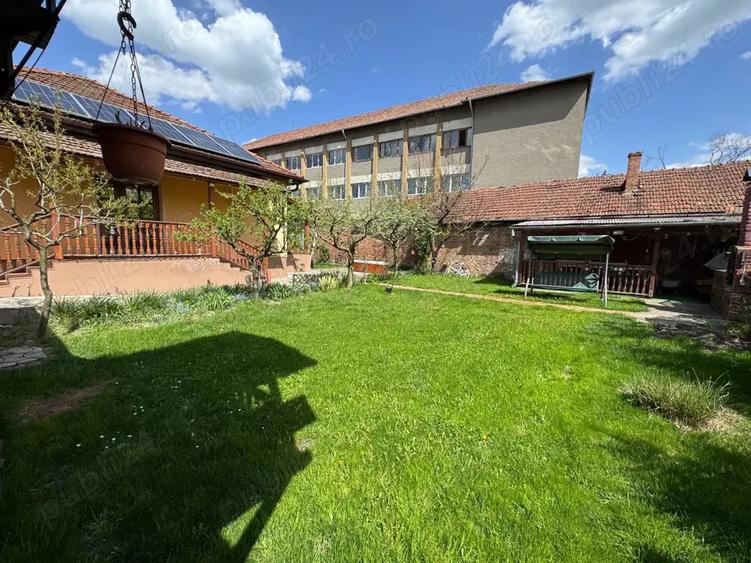 Casa de vanzare, centru, in zona foarte linistita. - 3