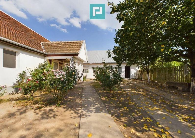 Casa cu teren 2877 mp, ora?ul Ineu - 3