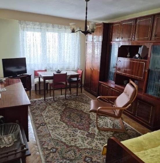 3 camere decomandat 66 mp + 2 balcoane, etaj 6/10, Parang 17, mobilat clasic - 1