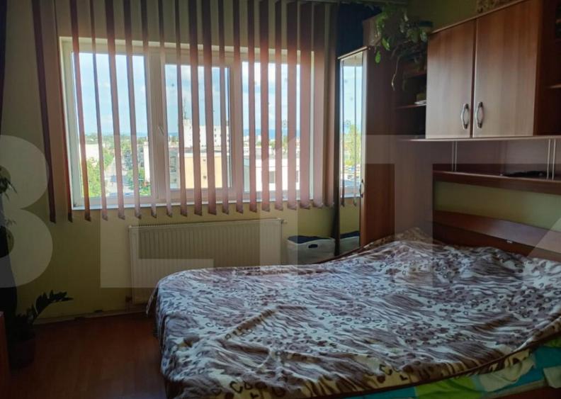 Apartament de vanzare, cu 3 camere, decomandat, 65 mp, carti - 5