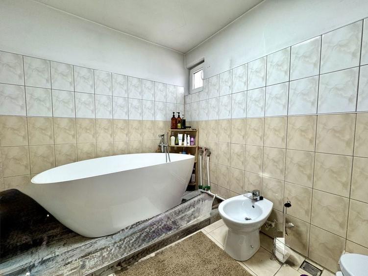 2 corpuri de casa si teren 500 mp, Bartolomeu, comision 0 - 4