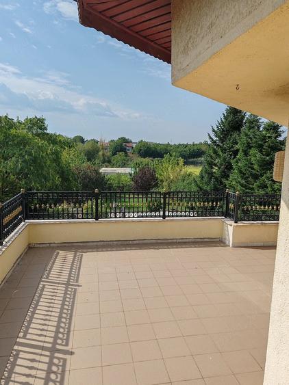 Casă cu 8 camere cu Teren 2600 Mp în Ștefăneștii de Sus